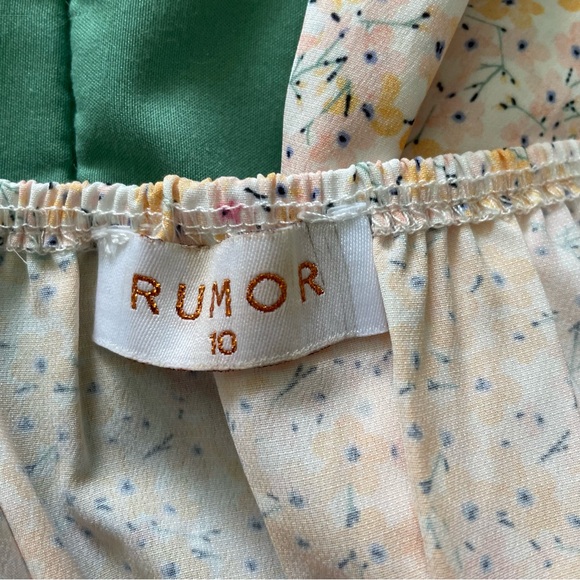 Cropped Floral Short-Sleeve Crossover Wrap Top - Picture 9 of 9